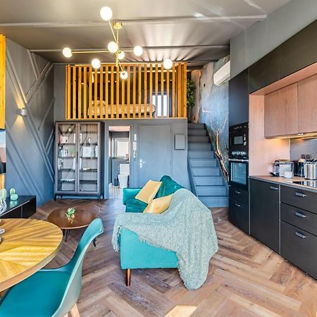 LOFT EN VILLE - Duplex Terrasse coeur historique avec vue dégagée&Parking souterrain Offert La Ciotat Extérieur photo