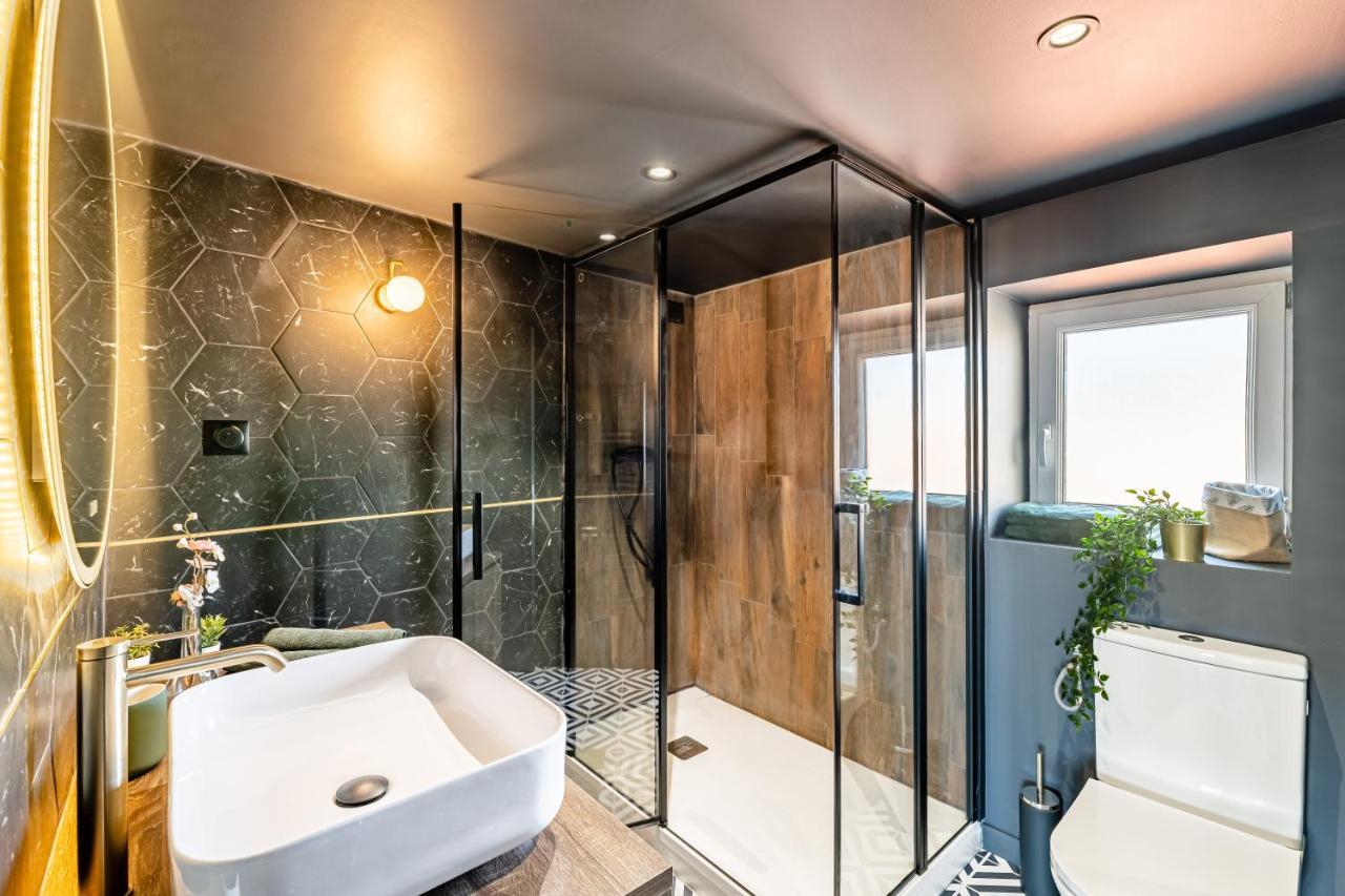 LOFT EN VILLE - Duplex Terrasse coeur historique avec vue dégagée&Parking souterrain Offert La Ciotat Extérieur photo
