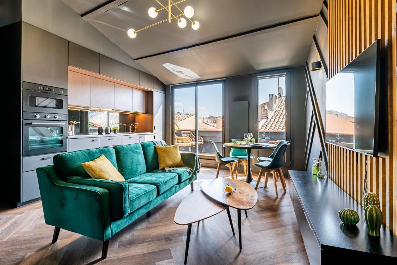LOFT EN VILLE - Duplex Terrasse coeur historique avec vue dégagée&Parking souterrain Offert La Ciotat Extérieur photo