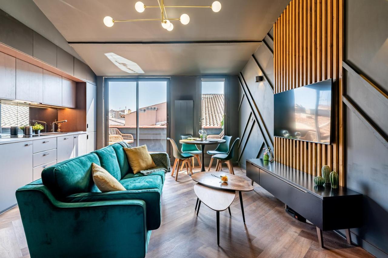 LOFT EN VILLE - Duplex Terrasse coeur historique avec vue dégagée&Parking souterrain Offert La Ciotat Extérieur photo