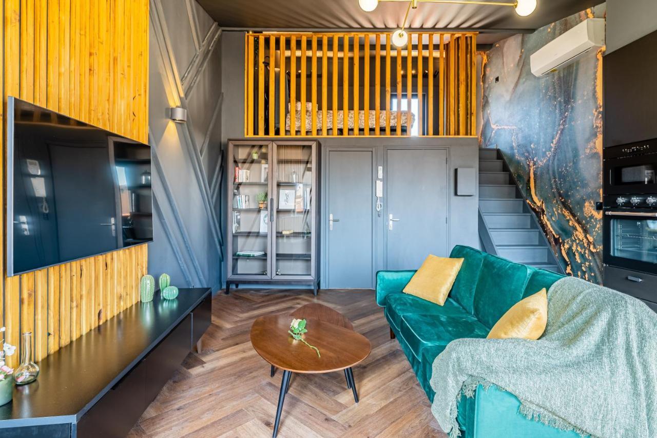LOFT EN VILLE - Duplex Terrasse coeur historique avec vue dégagée&Parking souterrain Offert La Ciotat Extérieur photo