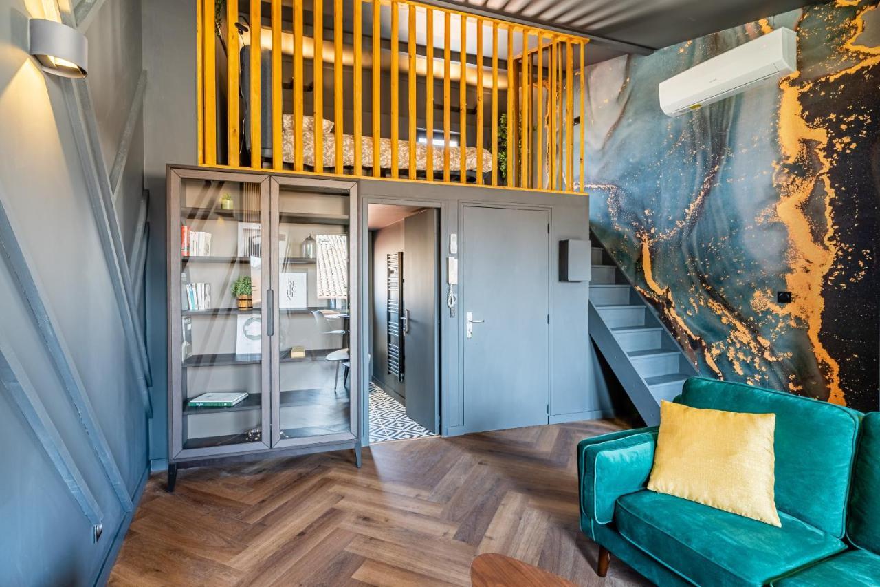 LOFT EN VILLE - Duplex Terrasse coeur historique avec vue dégagée&Parking souterrain Offert La Ciotat Extérieur photo